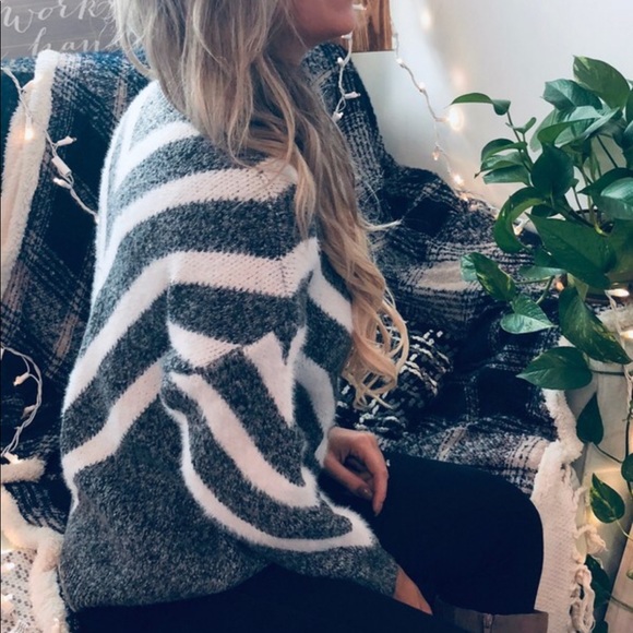 “Samantha” sweater - Picture 2 of 3